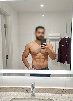 Dev - Male escort in Mumbai Photo 2 of 5