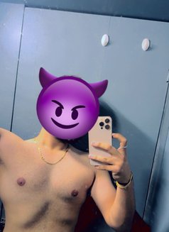 Dev Saxena - Acompañantes masculino in Ahmedabad Photo 5 of 8