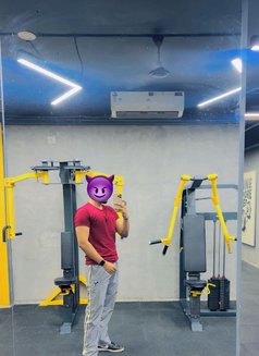 Dev Saxena - Acompañantes masculino in Ahmedabad Photo 7 of 8