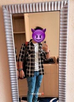 Dev Saxena - Acompañantes masculino in Ahmedabad Photo 8 of 8