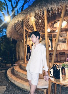 Deva in Bali - Acompañantes masculino in Bali Photo 4 of 5