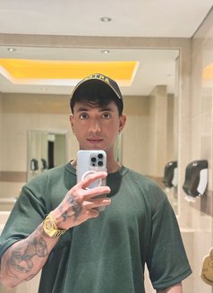 couple mssg - Male escort in Bali Photo 10 of 10