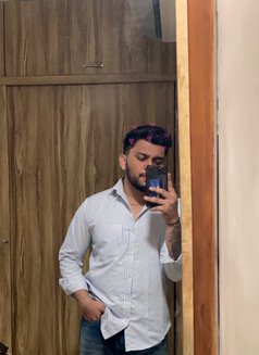 Devam - Male escort in Ahmedabad Photo 2 of 9