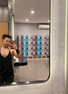 Devan Hot Massage - Male escort in Jakarta Photo 2 of 11
