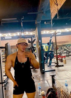 Devan Hot Massage - Male escort in Jakarta Photo 3 of 11