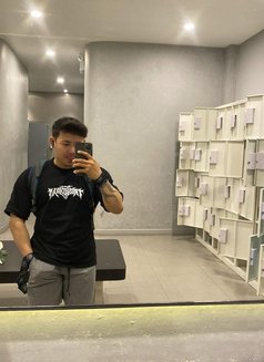 Devan Hot Massage - Male escort in Jakarta Photo 7 of 11