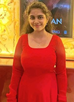 Devi - escort in Chennai Photo 3 of 5