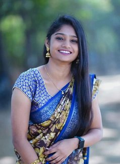 Devi - escort in Chennai Photo 5 of 5