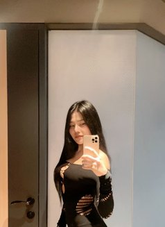 Devia Luciana - escort in Bali Photo 6 of 9