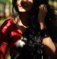 Devika - puta in Kochi Photo 1 of 1