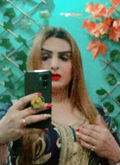 Devika - Masajista in New Delhi Photo 1 of 2