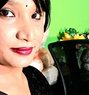 Devikaa Cam Fun - Acompañantes transexual in New Delhi Photo 1 of 2