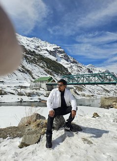 Devil - Male escort in Mumbai Photo 2 of 5