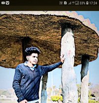 Devils Night - Acompañantes masculino in New Delhi