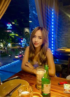 Devina - puta in Jakarta Photo 8 of 8