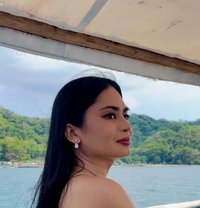 Devine - Transsexual escort in Manila