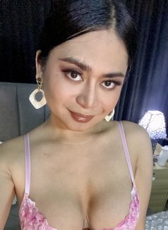 Devine - Acompañantes transexual in Manila Photo 3 of 6
