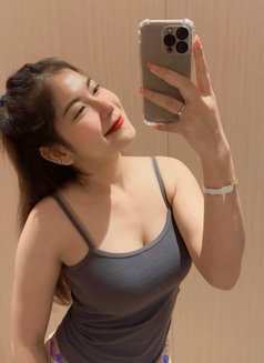 Devita - masseuse in Jakarta Photo 4 of 4