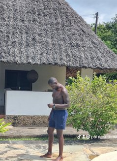 Dewafula - Masajista in Nairobi Photo 5 of 11