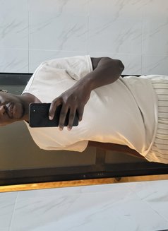 Dewafula - masseur in Nairobi Photo 12 of 14