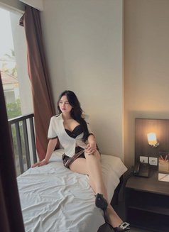 Dewi - escort in Bali Photo 3 of 10