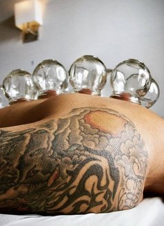 Dex - Male escort in Muscat Photo 5 of 9