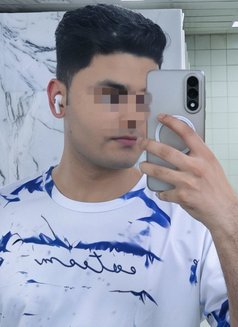 Dex - Male escort in Dubai Photo 3 of 7