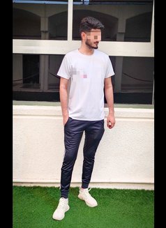 Dex - Male escort in Dubai Photo 7 of 7