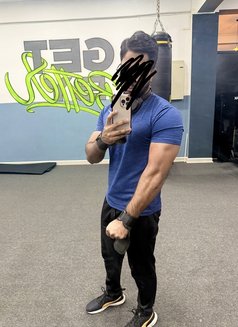 Dexx22 - Male escort in Kandy Photo 2 of 3