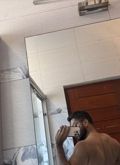 Dexx22 - Male escort in Kandy Photo 3 of 3