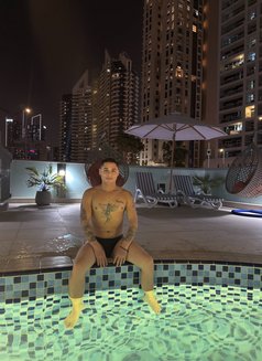 Deyker - Male escort in Dubai Photo 7 of 9