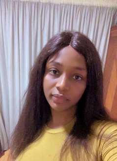 Dezry - escort in Dubai Photo 2 of 2