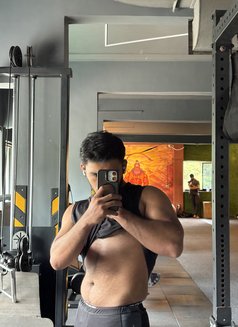 Dhairya - Acompañantes masculino in Pune Photo 2 of 3