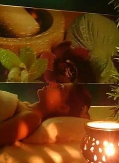Dhaka Body Massage Service ( Females ) - Masajista in Dhaka Photo 3 of 4