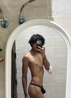 Dhana - Male escort in Riyadh Photo 8 of 10