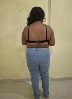 Dhanshree K - puta in Mumbai Photo 5 of 9
