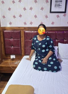 Dhanshree K - puta in Mumbai Photo 7 of 9
