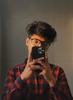 Dhanuk - Male escort in New Delhi Photo 4 of 5