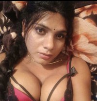 Dhanusree - Acompañantes transexual in Hyderabad