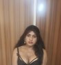 Dhanusree - Acompañantes transexual in Hyderabad Photo 2 of 4
