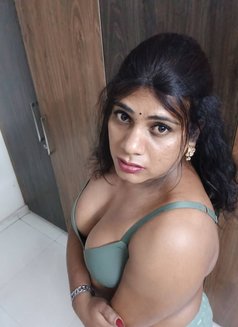 Dhanusree - Acompañantes transexual in Hyderabad Photo 5 of 5