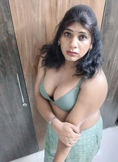 Dhanusreereddy - Transsexual escort in Hyderabad Photo 1 of 1