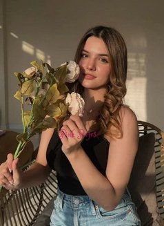 YAAD VIRK INDEPENDENT BUSTY IN Faridabad - Agencia de putas in Faridabad Photo 4 of 12