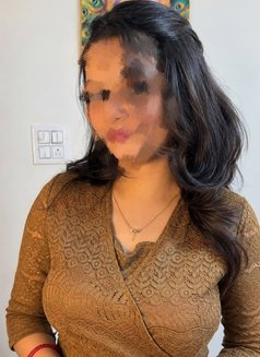 Dhavni Pandya Escort Service 24 Hours - escort in Kochi Photo 3 of 3