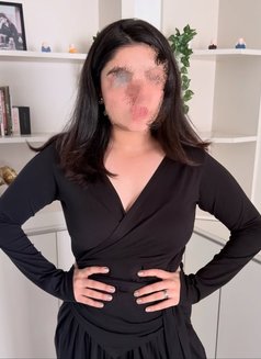 Dhavni Pandya Escort Service 24 Hours - puta in Shillong Photo 3 of 3