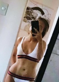 Dhee - escort in Macao Photo 1 of 12