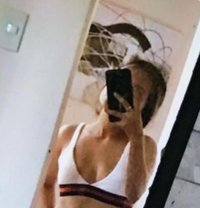 Dhee - escort in Macao