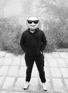 Dheeraj - Male escort in Mumbai Photo 2 of 3