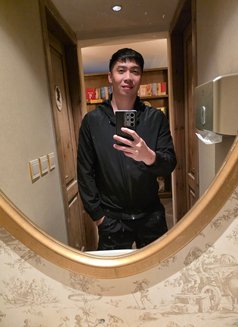 Dherk - Male escort in Riyadh Photo 1 of 7