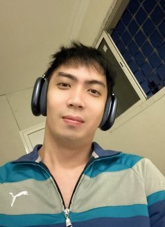 Dherk - Male escort in Riyadh Photo 4 of 7